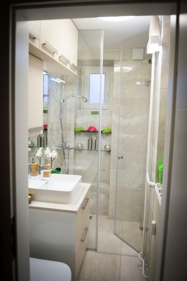First Floor Flat (adults Only) *
