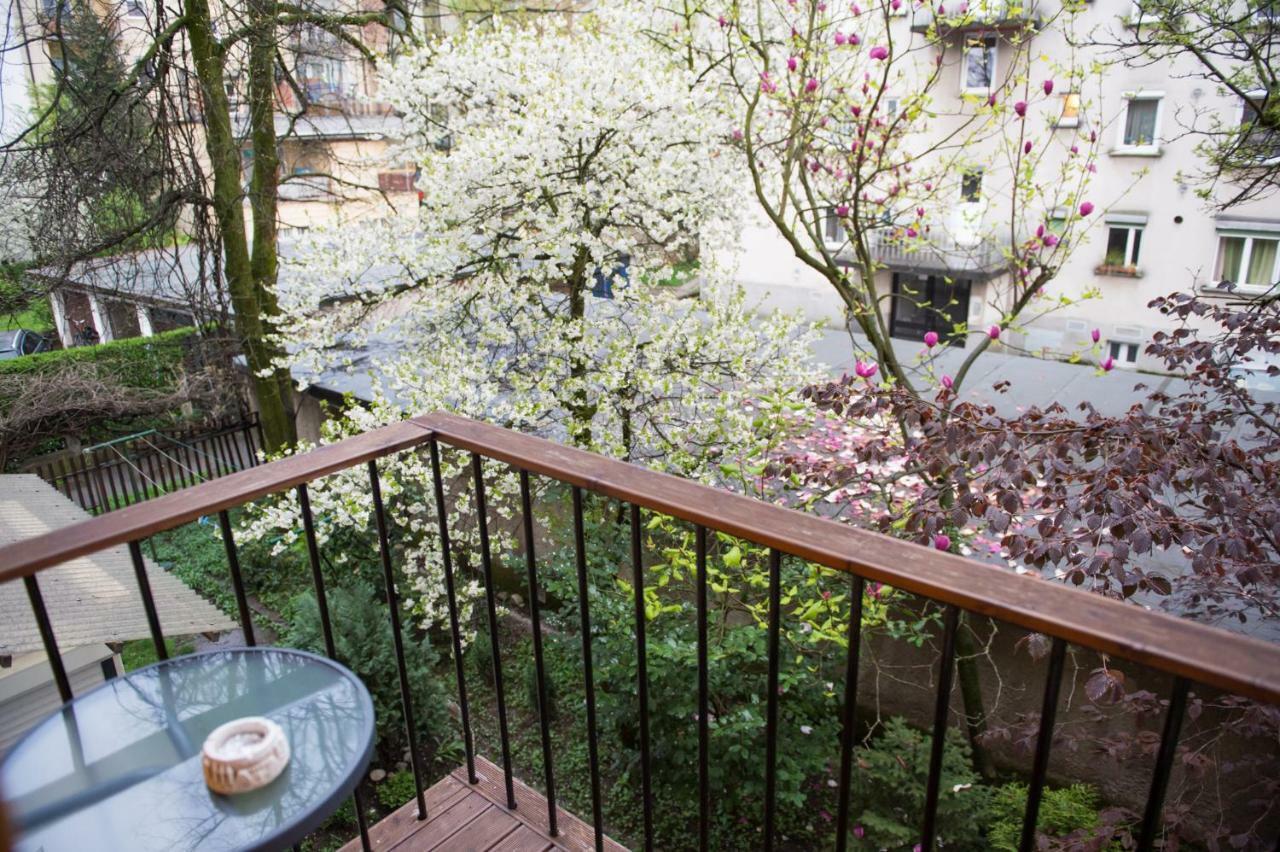 First Floor Flat (adults Only) *